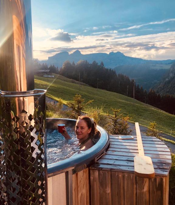 Ormont-Dessous Ski Chalet | Boutique Chalet Panoramic Views Hot Tub