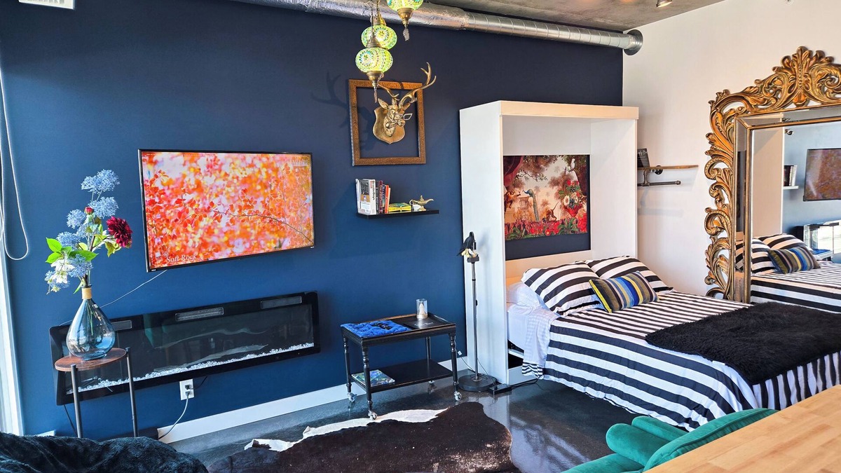 Bankview Condo | Boutique Downtown Studio – Walkable, Serene Stay with City Views & Fireplace