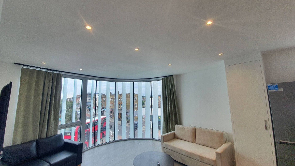 Canbury Apartment | Boutique Vertigo Apartment Central Kingston/london