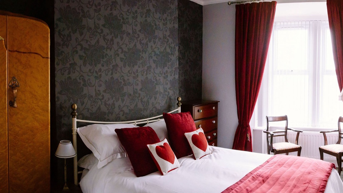 Gateshead Apartment | Boutique Heritage Apartment, Sleeps 4
