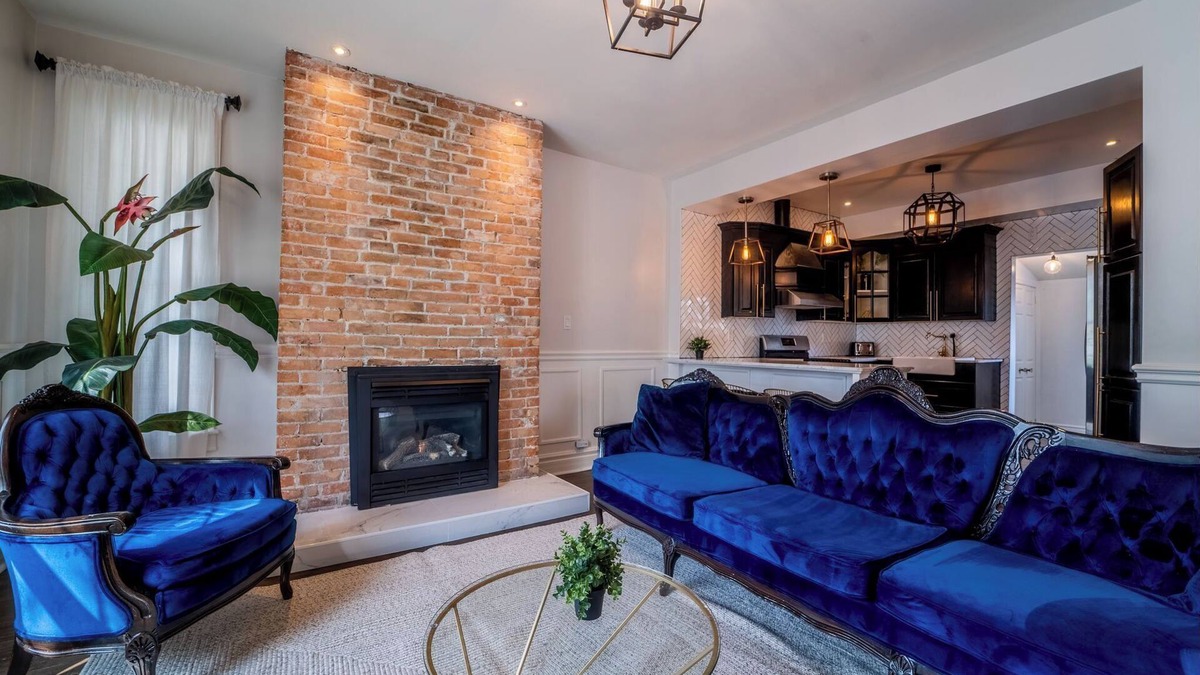 Downtown Niagara Falls House | Boutique Home By The Falls