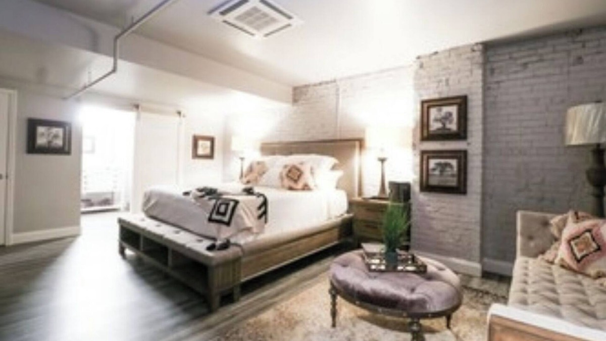 Seneca Hotel | Boutique hotel in historic downtown Seneca. Room #6, King Bed.