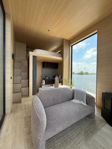 Monnickendam Boat Rental | Boutique Houseboat Stay Romantic Getaway for Two