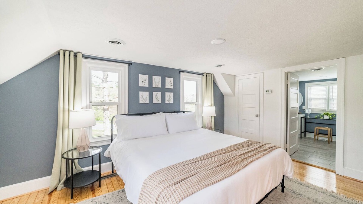 Altavista Apartment | Boutique Inn Private Deluxe Suite w/Hot Tub!