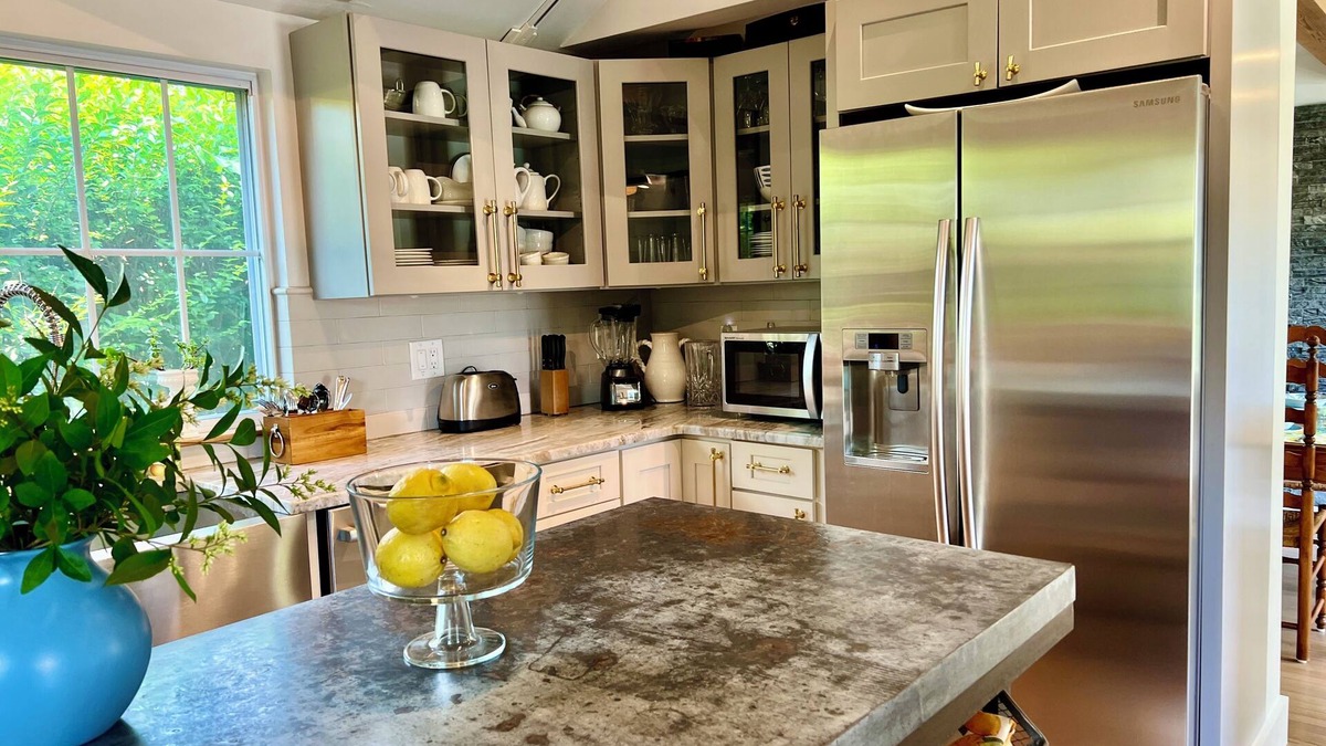 Jamestown House | Boutique Retreat - Jamestown, RI's Hidden Gem!
