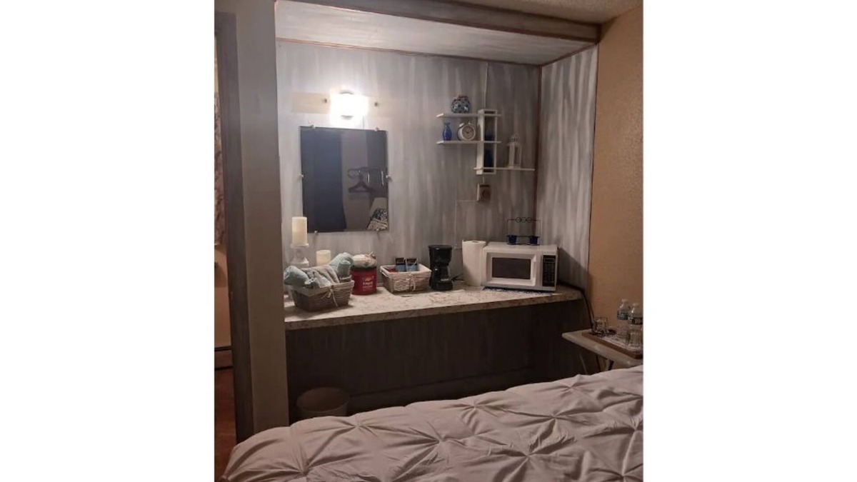 Ste Genevieve Hotel | BOUTIQUE ROOM, 6-minute drive to the Mississippi River