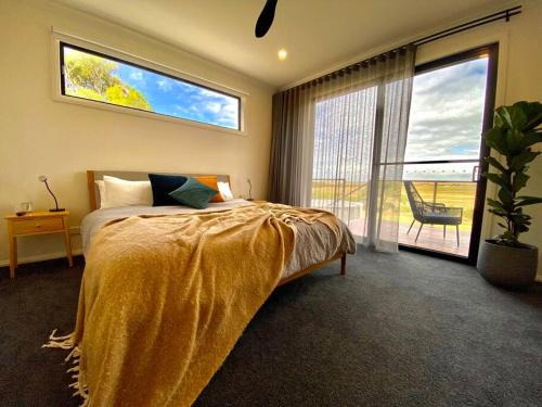 Yanakie Apartment | Boutique Room - Wamoon Retreat