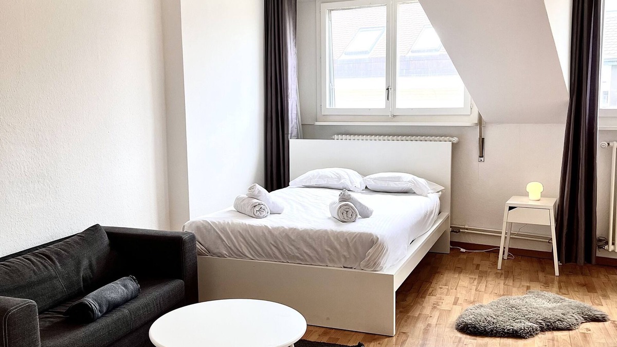 Geneva City Centre Apartment | Boutique Studio 2min to Train Station
