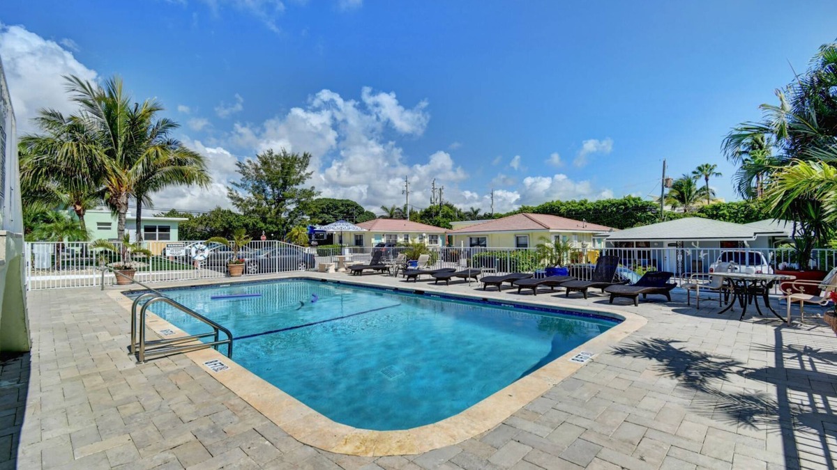 Ocean Ridge Apartment | Boutique style apartment pool 600 ft to the beach