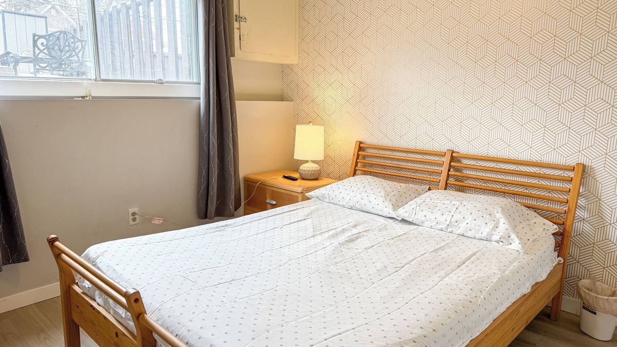 Sunnyside House | Bow River Retreat: Basement Room for Rent