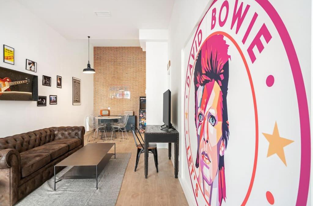 Almendrales Apartment | Bowie House - Madrid River-A-SALVAD