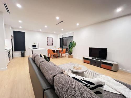 Box Hill North Apartment | BoxHill North Designer Grad Home