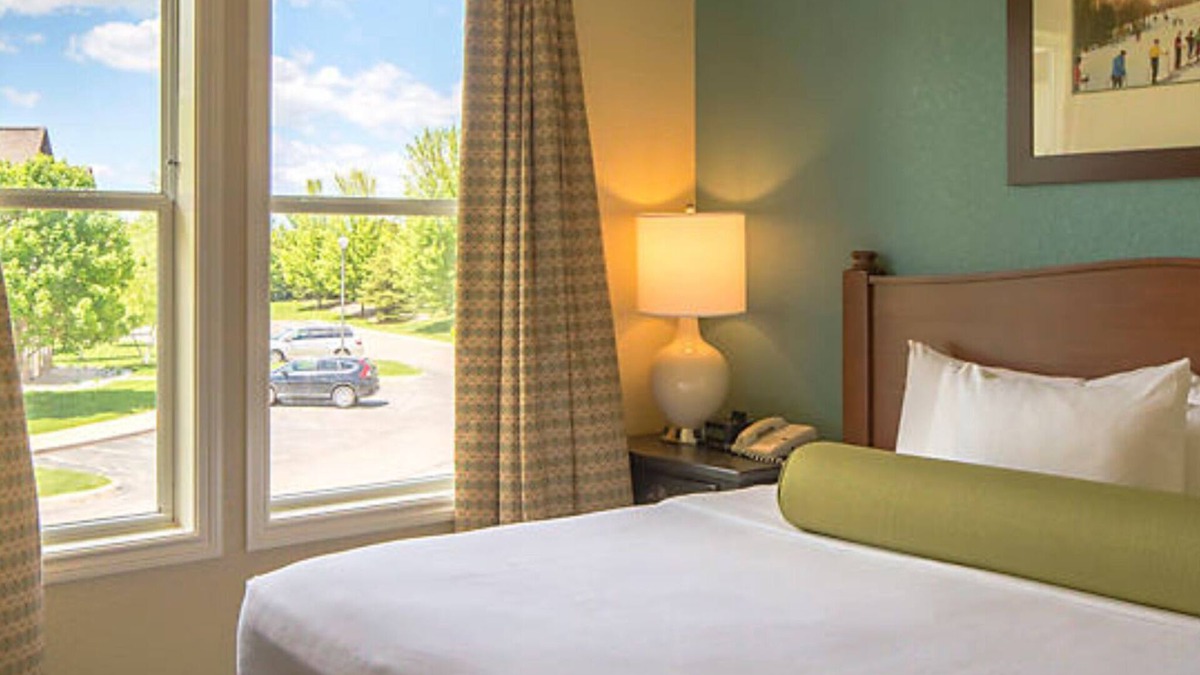 Boyne Falls Villa | Boyne Mountain 1 BR Condo (B), Full Kitchen, in-unit washer/dryer, fireplace