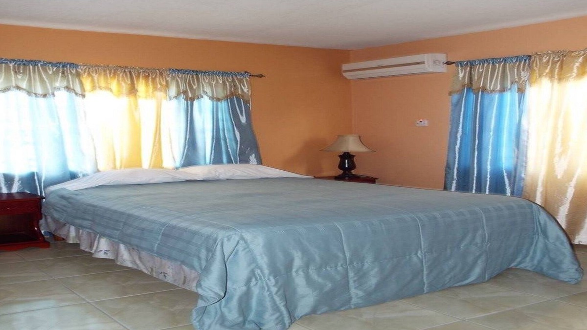 Spanish Town House | BPO/Business Travellers/Large Group Accommodation
