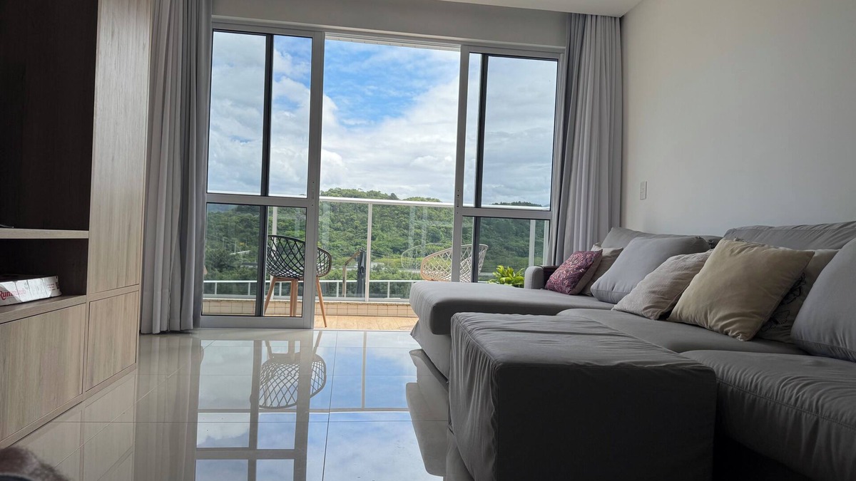 South Region Apartment | Apartment with private pool in Balneário Camboriú, excellent location!