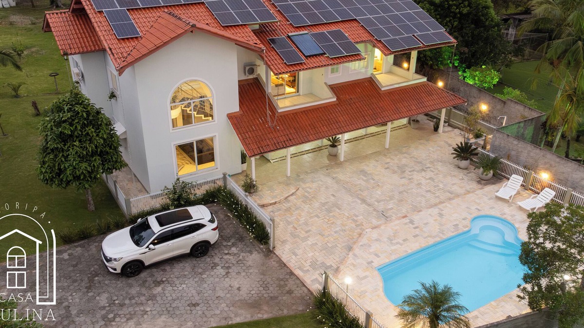 Campeche Central Villa | Large house with pool in Campeche, pet friendly.