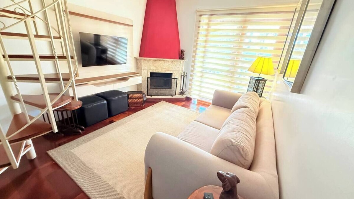 Vila Inglesa Apartment | Duplex penthouse in the city center.