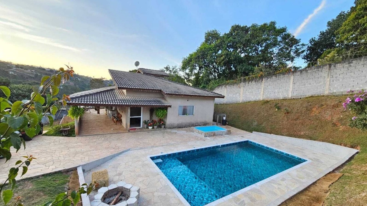 Caiocara House | Farm in Atibaia Swimming pool, football pitch and bonfire Your pet is welcome