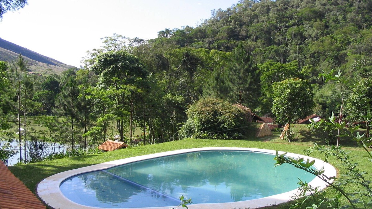 Sao Jose do Vale do Rio Preto House | Country house on a farm