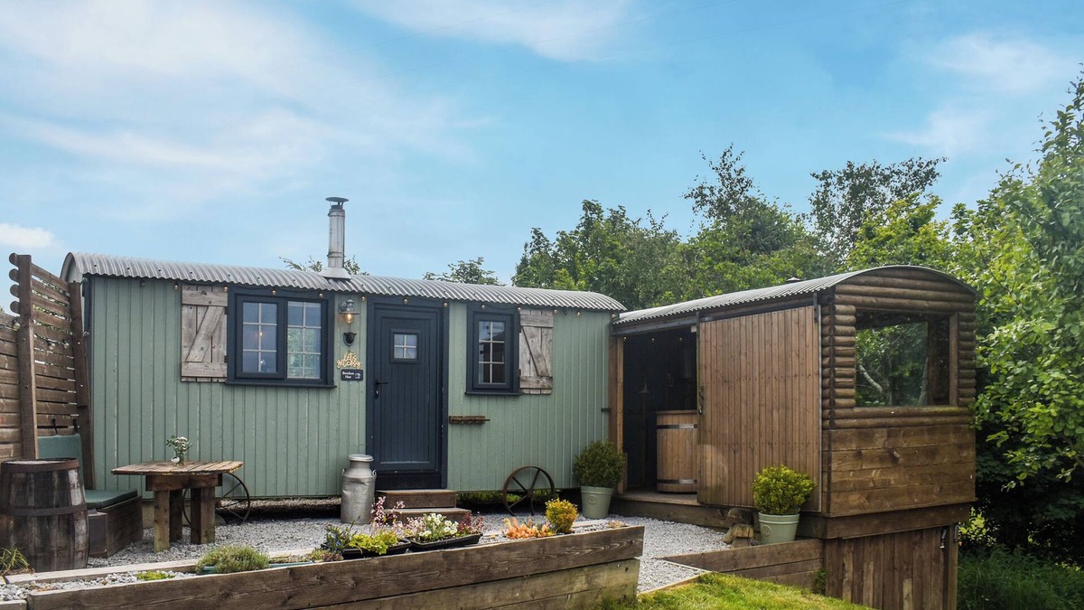 Barnoldswick Apartment | Bracken Hut at Copy House Hideaway