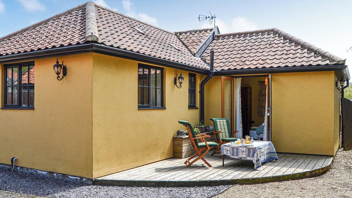 Shropham Cottage | Bradcar Farm Cottage