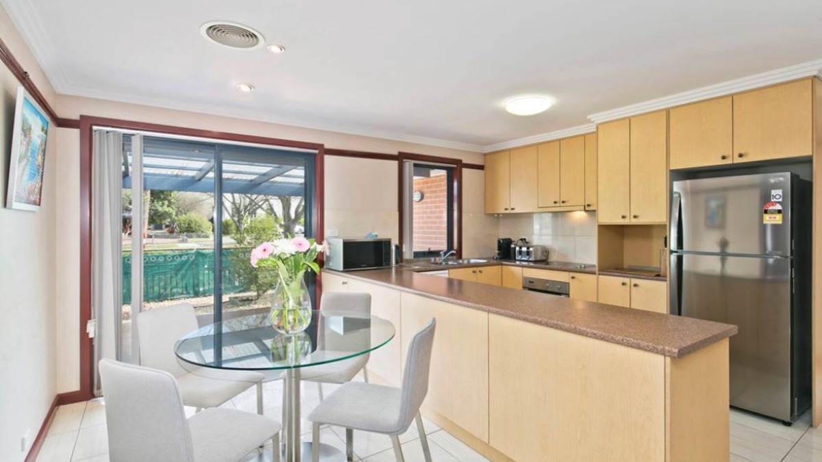 Braddon House | BRADDON CENTRAL CONVENIENCE