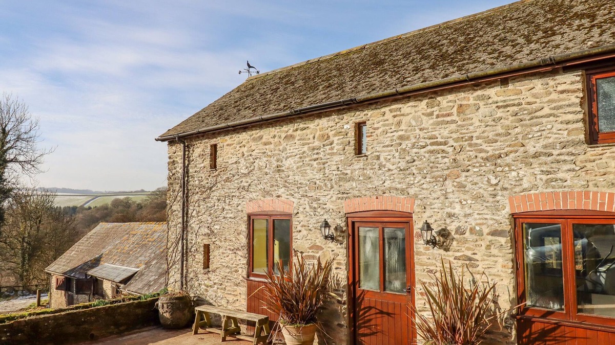 Exmoor National Park Cottage | BRADLEY STABLES, pet friendly, character holiday cottage in Withypool