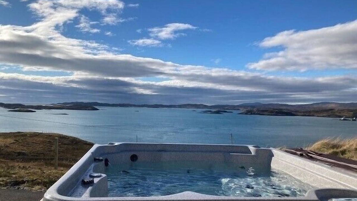 Harris Cottage | BRAEMORE COTTAGE, family friendly in Tarbert Isle Of Harris