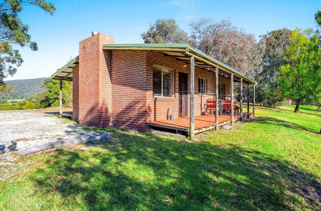 Central Tilba House | Braeside Cabin Two Alphitonia