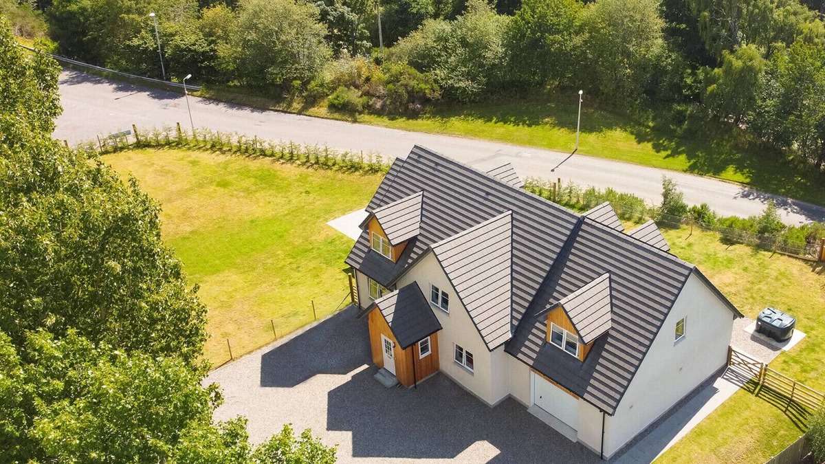 Nethy Bridge Ski Chalet | Braeside - large family home in Nethy Bridge