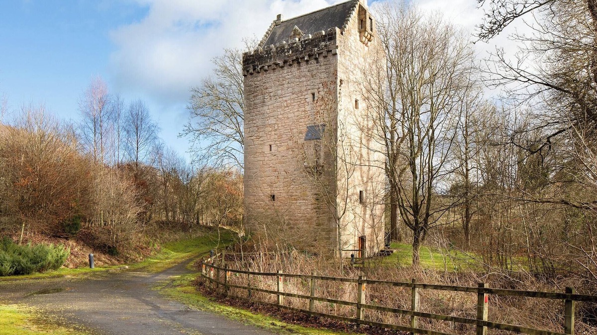 Braidwood Cottage | Braidwood Castle - UK10672
