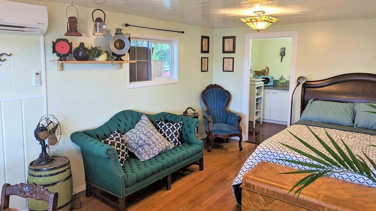 Westlake Cabin | Brakeman's Bay - Luxury Studio Vacation Rental - Wheelchair Accessible