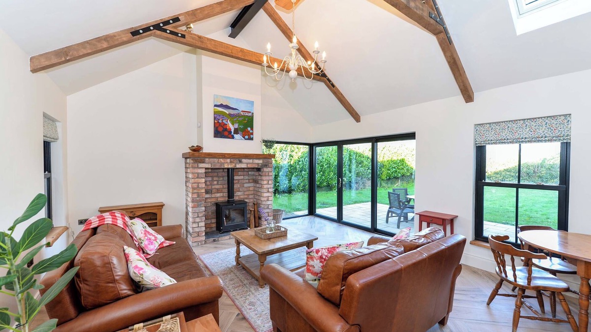 Newtownards Cottage | Bramble Cottage, hidden gem in Comber, 20 mins from Belfast