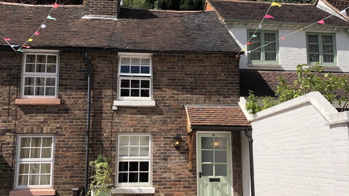 Bridgnorth Cottage | Bramble cottage with free parking