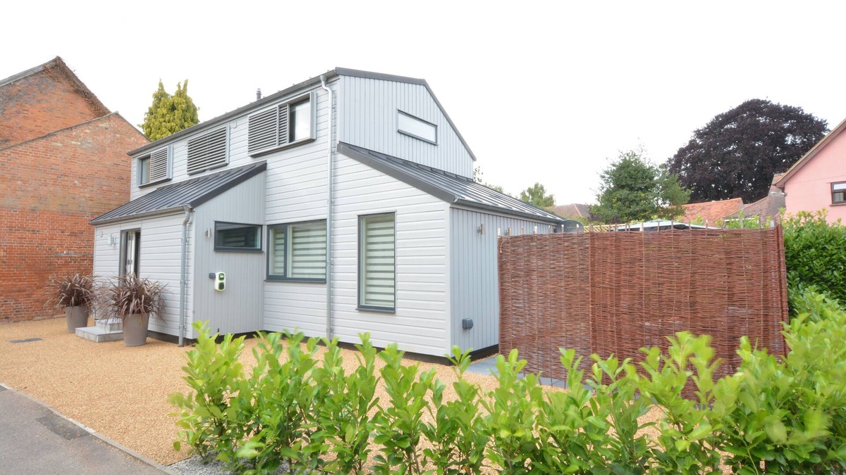 Long Melford Cottage | BRAMERTONS NEST, LONG MELFORD, with a garden in Long Melford