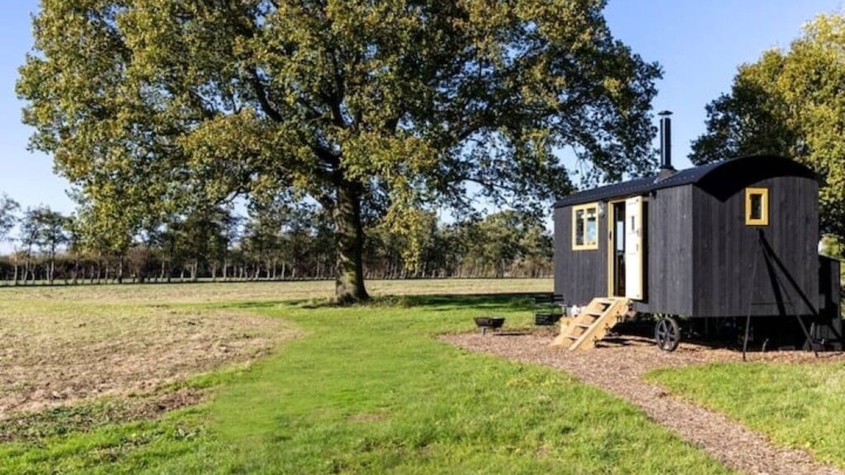 Woodbridge Cabin | 'Bramley' Hut on private Farm