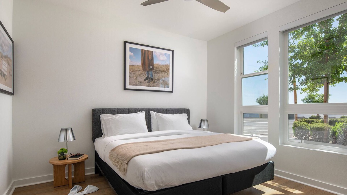 Enterprise Apartment | Brand New 1-Bedroom Luxury Serviced Apartment Near Strip