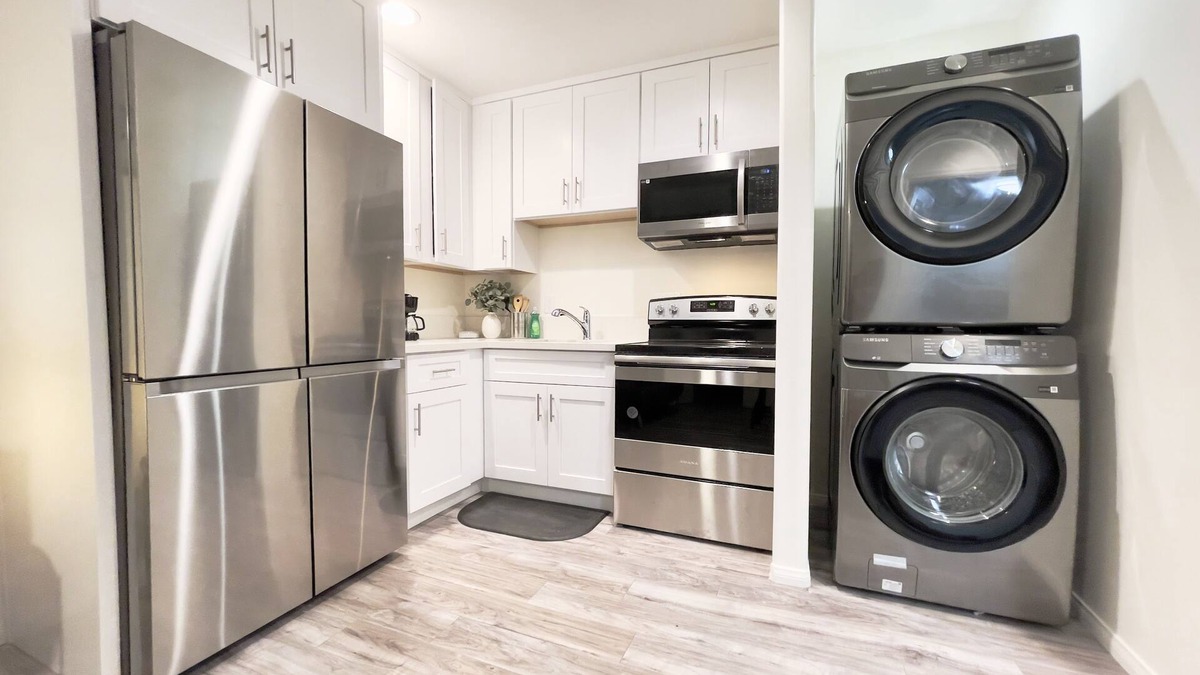 Lancaster House | Brand New 1 BR Guest House, Laundry, Gated Parking
