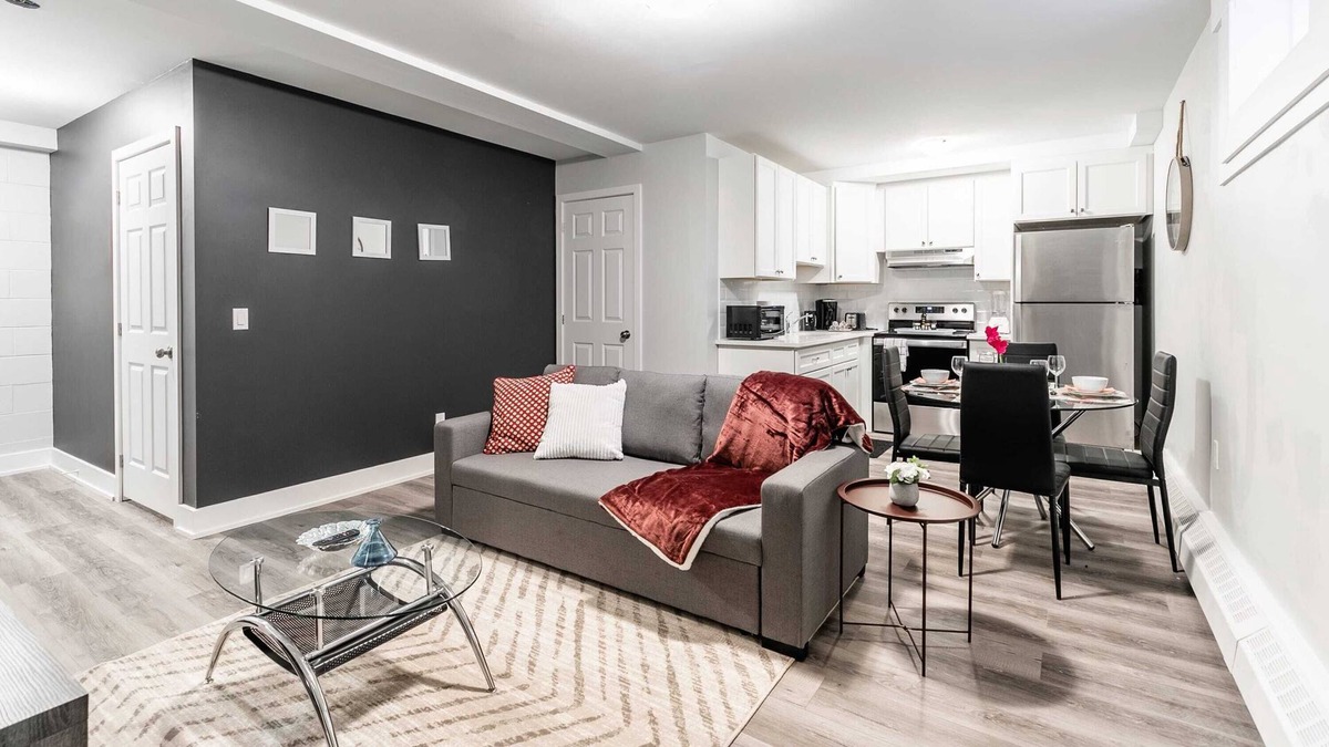 Central Hamilton Apartment | Brand New - 1BR Modern Apartment - PRIME Location!