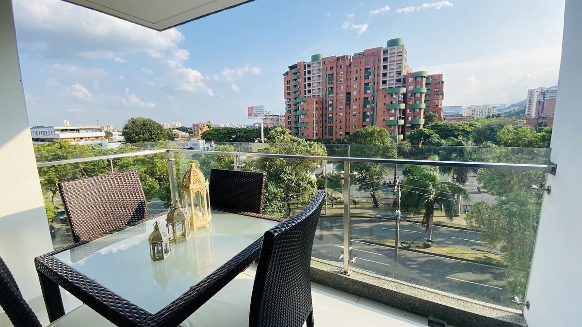 Cali Apartment | Brand New 2 Bedroom Modern Apartment in Exclusive Chipichape Neighbourhood