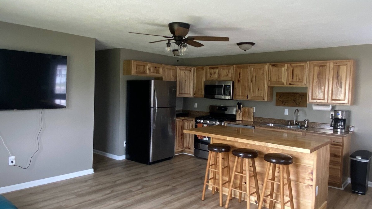 Newville Apartment | Brand New! 2 BR Barndominium apt just 15 minutes from Carlisle
