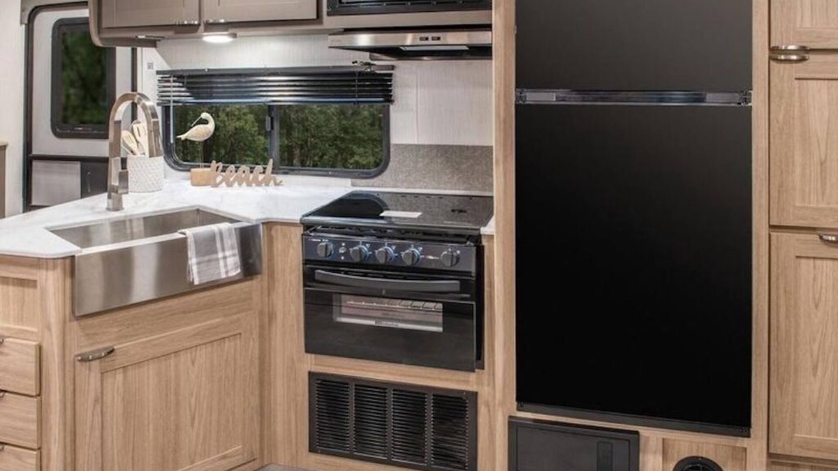 Cambridge House | Brand new 2024 bunkhouse model, perfect for family camping. Sleeps 6-8