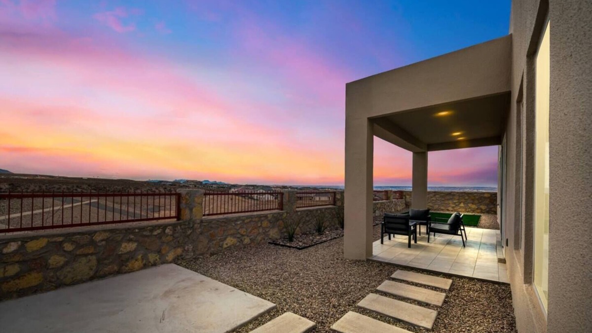 Chamberino House | Brand New 2024 Home! The Enchanted Escapenn