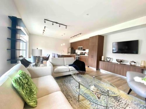 Sidney Apartment | Brand New 3-Bedroom Condo in the Heart of Sidney