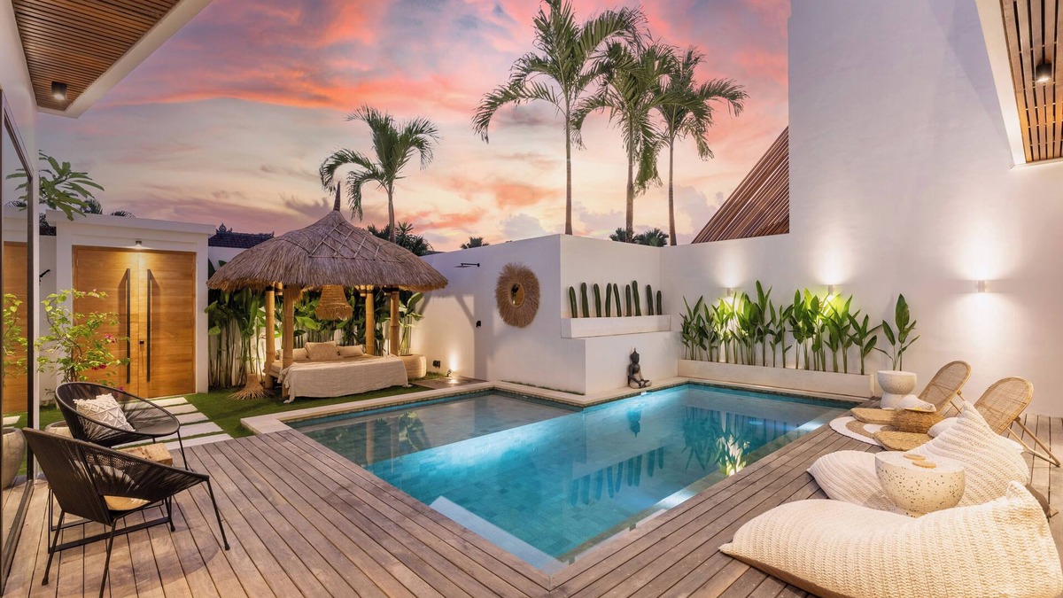 Batu Bolong Villa | Brand-new 3BR Luxury Villa Canggu Walk to the Beach & Restaurants