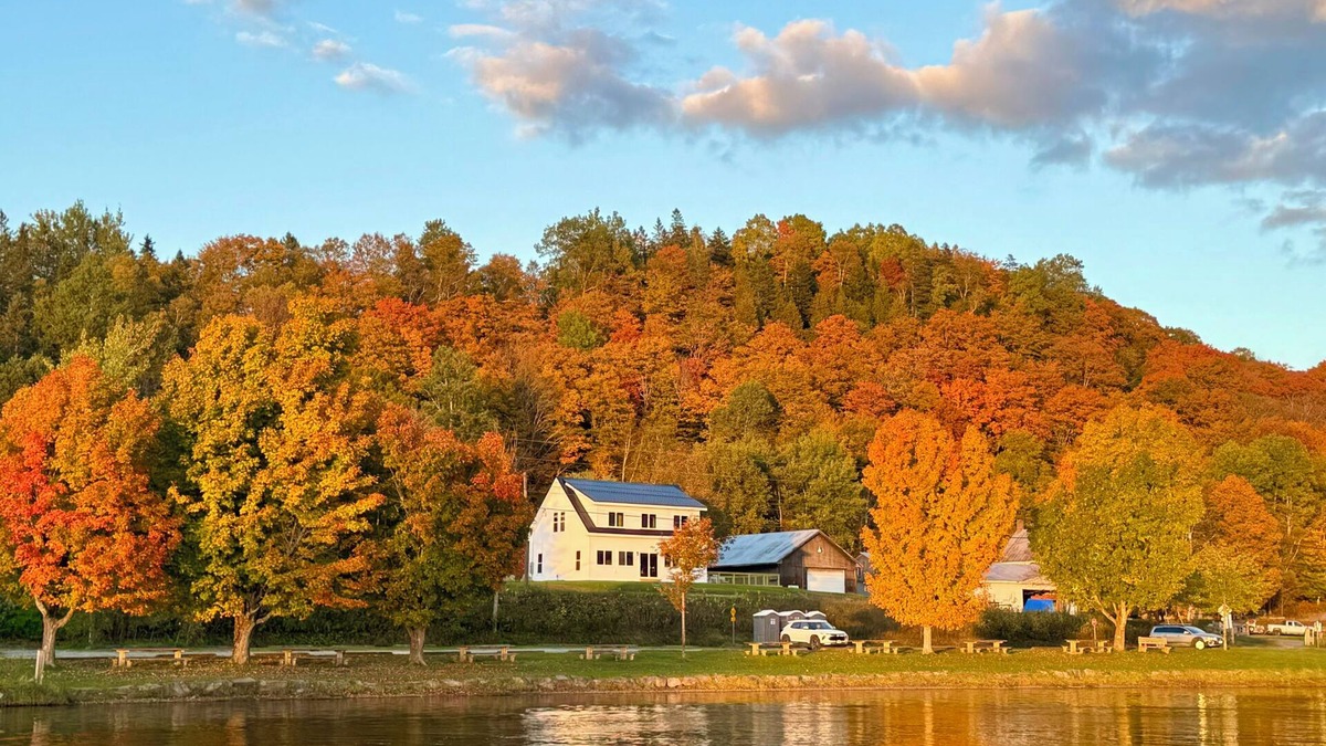 West Danville House | Brand New 4 Bedroom Lake House/Farm House