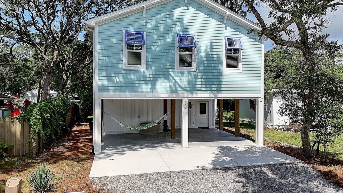 Tranquil Harbour House | Brand New 4BR 2.5BA House, Walk to Beach, Shops and Dining, Sleeps 8