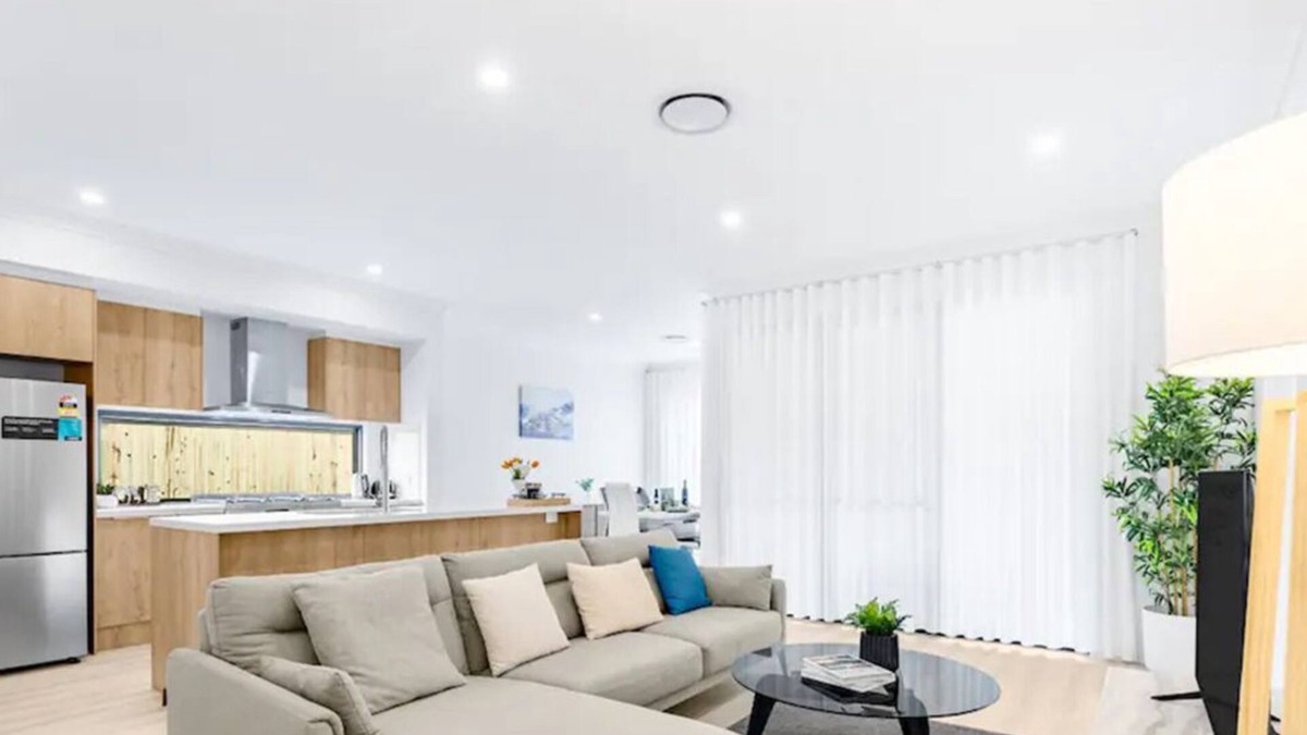 Greenbank House | Brand New 4Bs Home near Shops & Park @ Greenbank
