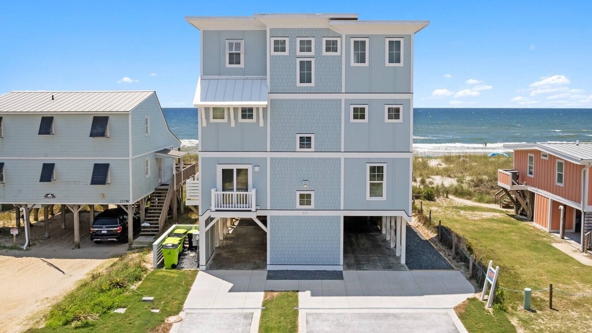 Long Beach House | Brand New 8BR 6.5BA House, Oceanfront, Pool, Hot Tub, Elevator, Sleeps 20