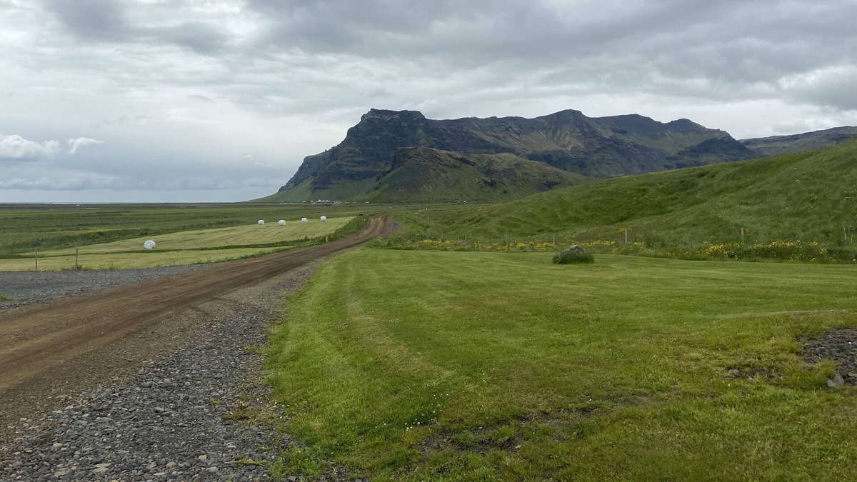 Eyvindarholar Apartment | Brand new apartment, close to Skógafoss and Seljavallalaug
